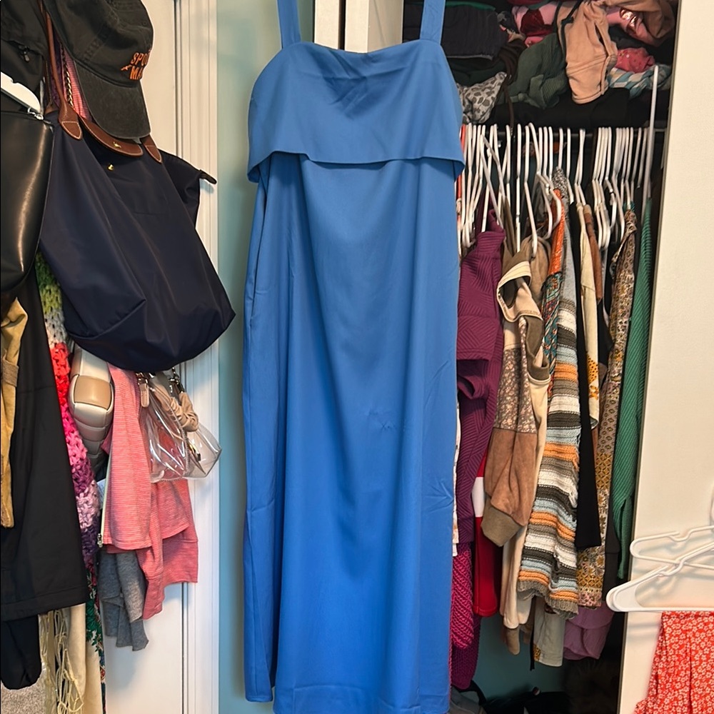 NWT Listicle Elegant Blue Women's Dress. W/pockets!!!